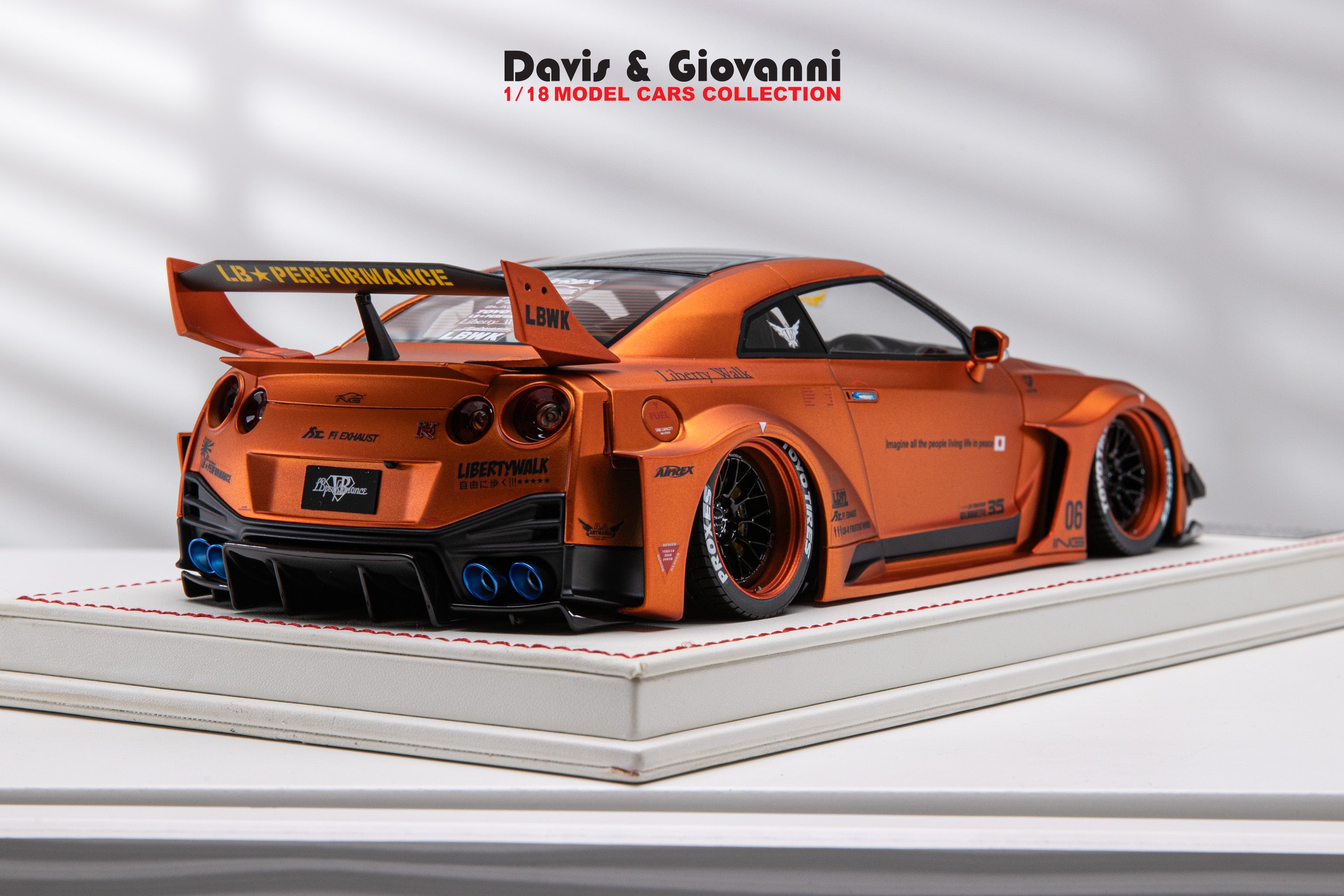1/18 Liberty Walk Nissan GT-R ミニカー オレンジ Nissan R35 GT-RR LBWK (Matt Metallic Orange) [Davis & Giovanni] 1/18 s