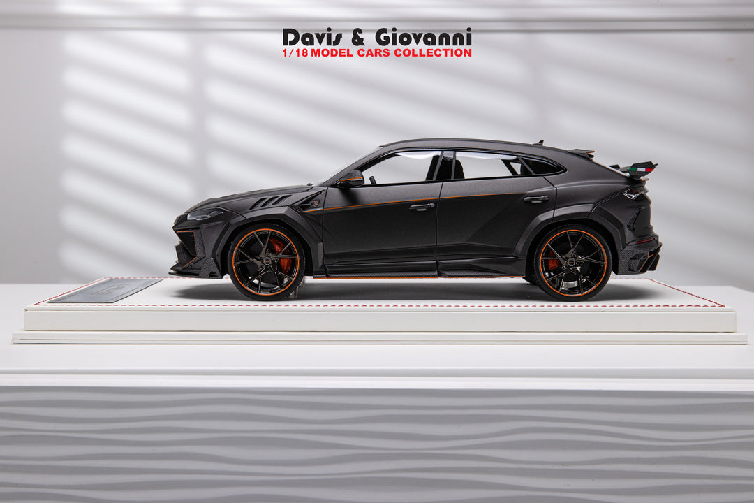 Lamborghini Urus Mansory (Exposed Carbon Fiber) [Davis & Giovanni] 1/18 scale