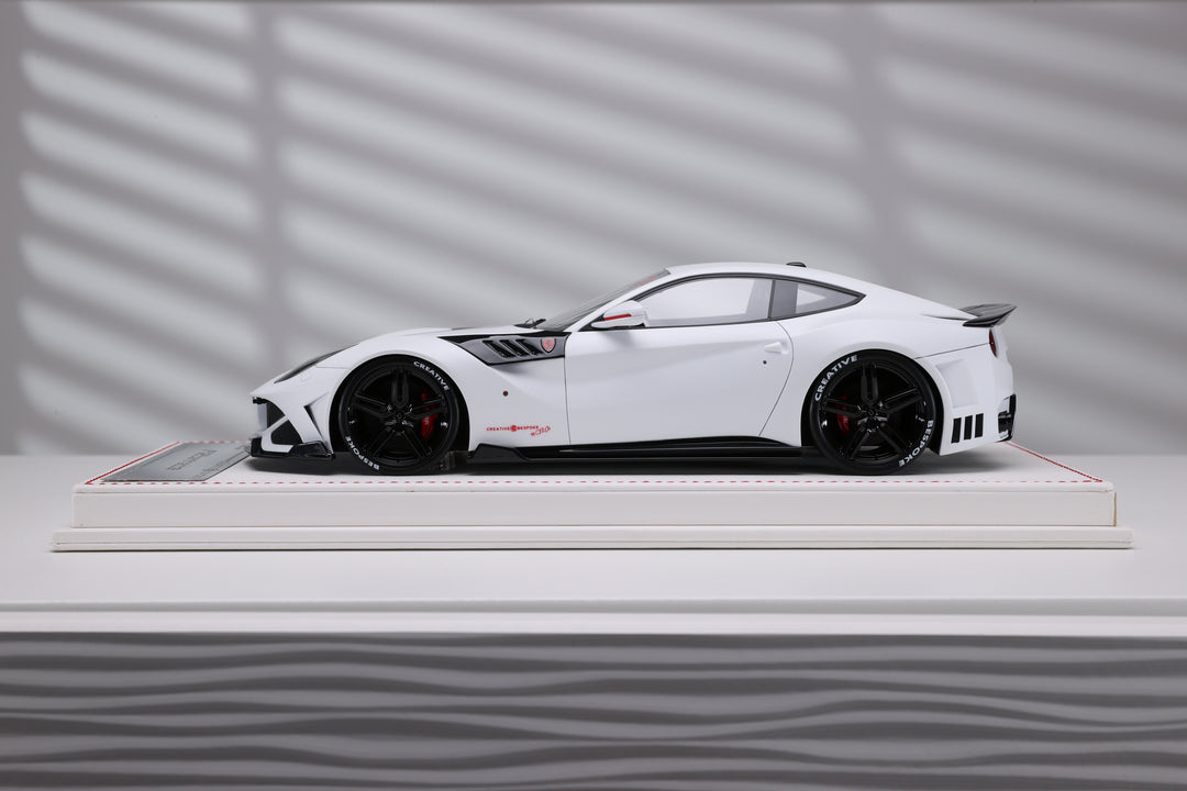 Ferrari F12 Berlinetta SVR (Pearl White) [Davis & Giovanni] 1/18 scale